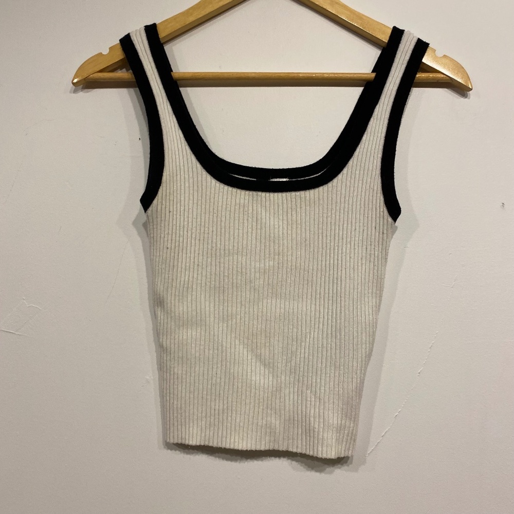 White and Black Ribbed Stretchy Cropped Tank Small